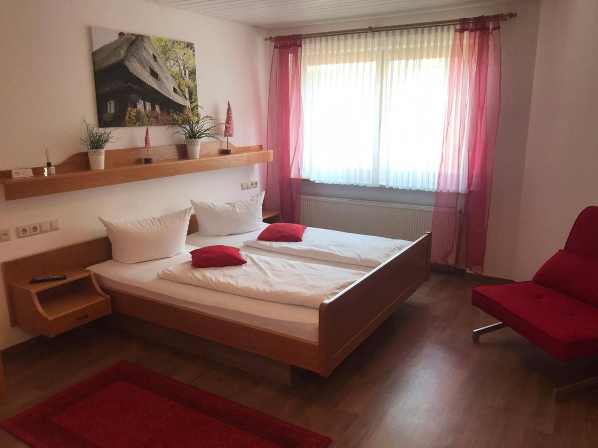 Self-Check-In Ferienwohnungen & Apartments Am Bergsee Triberg im Schwarzwald Exterior photo